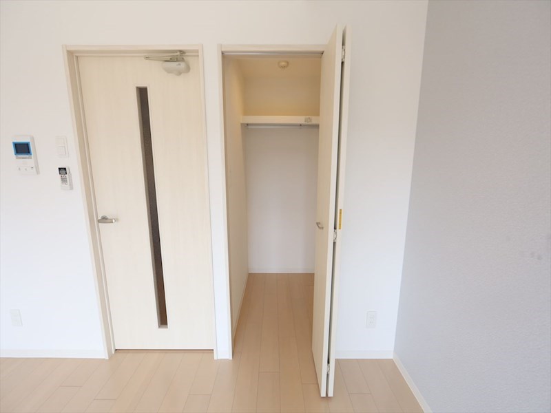 収納　ウォークインクローゼット（収納充実してます）