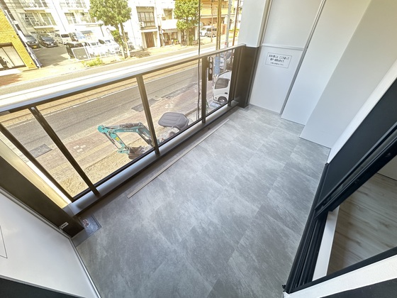 バルコニー　※別室の写真・フロアー毎に建具クロス等の設備相違有