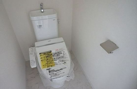 トイレ　※同じ間取り別号室参考写真