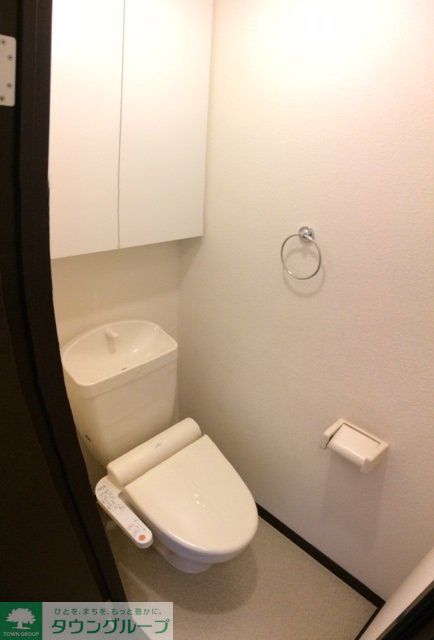 トイレ　温水洗浄便座付き