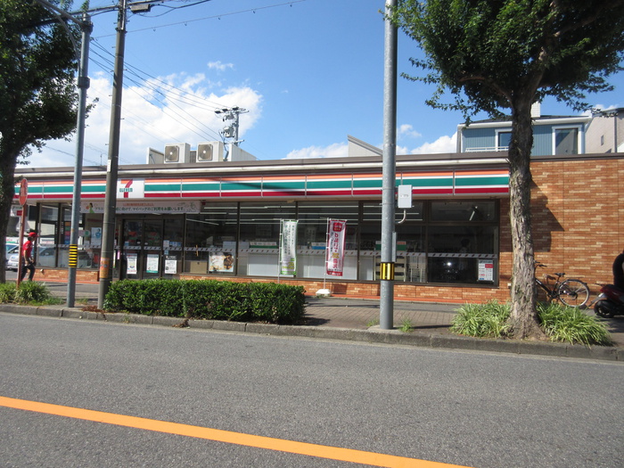 コンビニ　セブンイレブン（コンビニ）まで431m