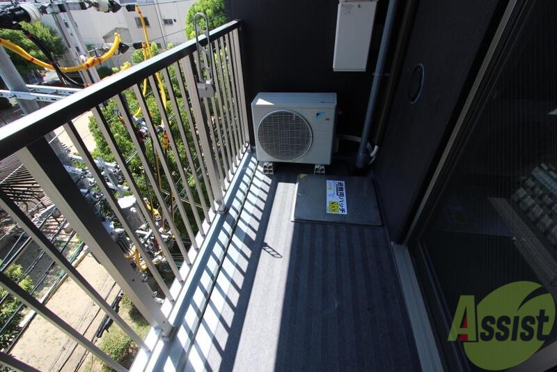 バルコニー　日当りが良く洗濯物も乾きやすいです。