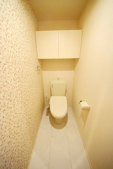 トイレ　温水洗浄便座