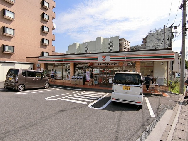 コンビニ　セブンイレブン（コンビニ）まで1078m