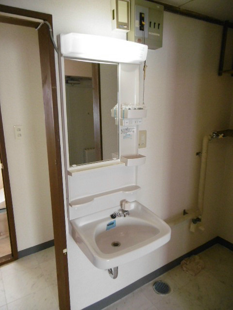 洗面設備　参考（写真は別部屋のもの）
