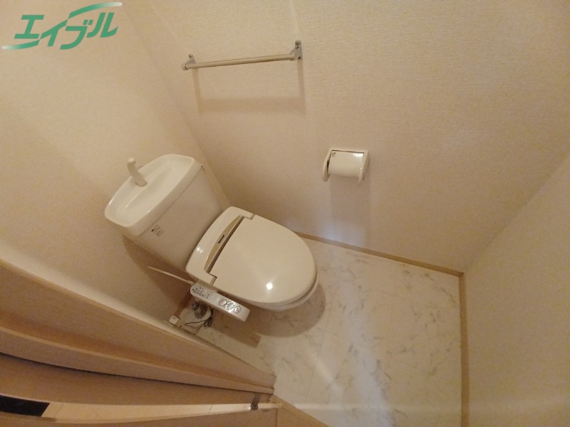 トイレ　同物件別部屋写真