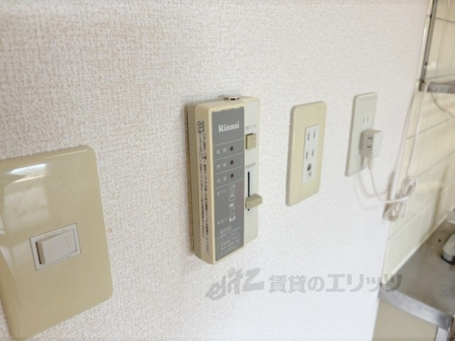 その他設備　給湯器リモコン