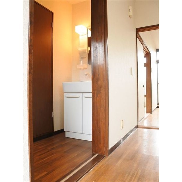 バス・シャワールーム　入居中またはリフォーム中のため、同物件別室写真