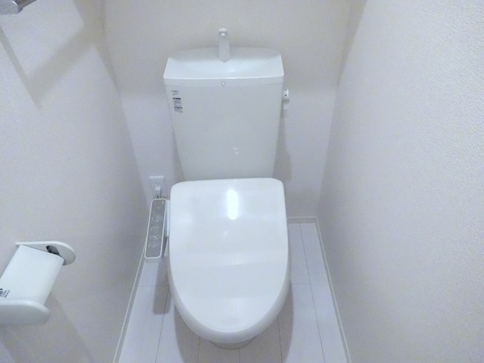 トイレ　温水洗浄暖房便座