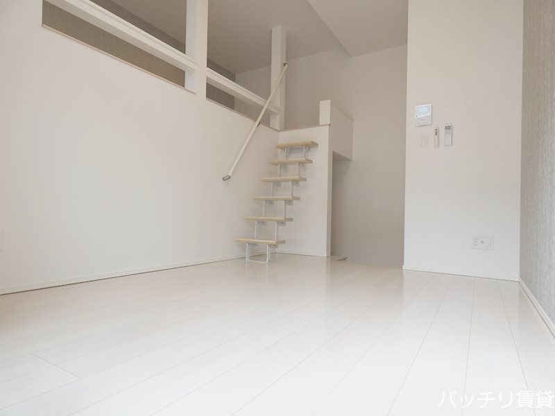 居室・リビング　同型タイプの為、現状を優先いたします。