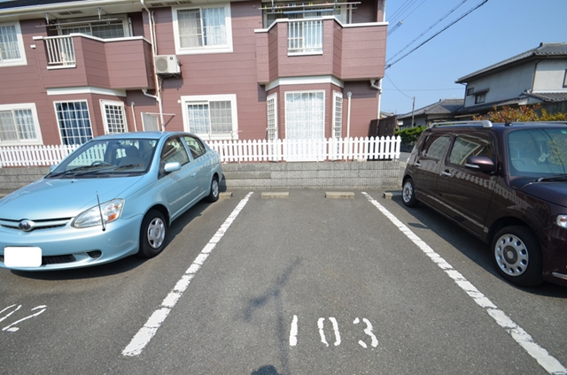 駐車場　駐車場