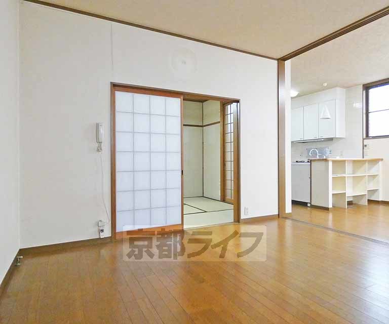 居室・リビング　広々としたお部屋です！