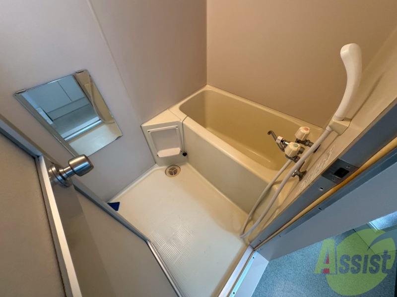 バス・シャワールーム　ユニットバスです。疲れを癒すのに欠かせませんね！