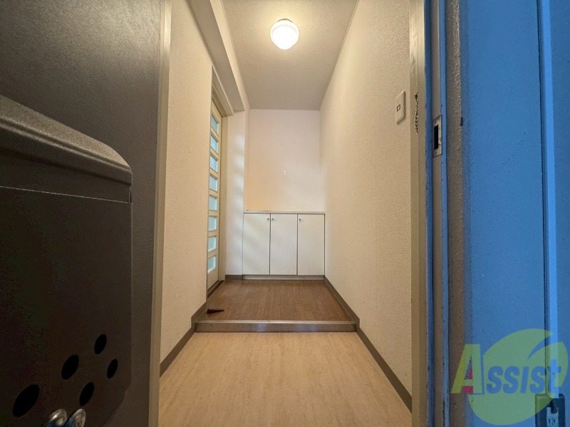 玄関　玄関の様子です。明るい印象ですね。気分もあがりそう。