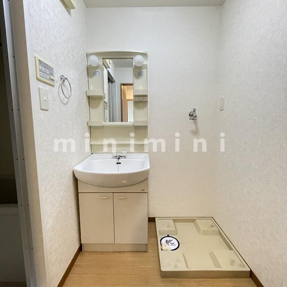 洗面設備　※写真は別号室のものですので現状優先させていただきます。