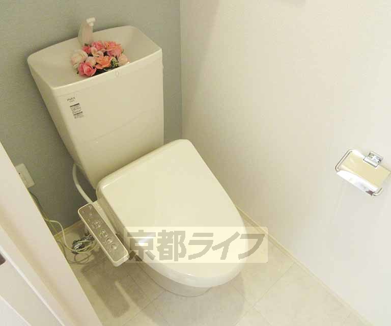 トイレ　ウォシュレット付きです。