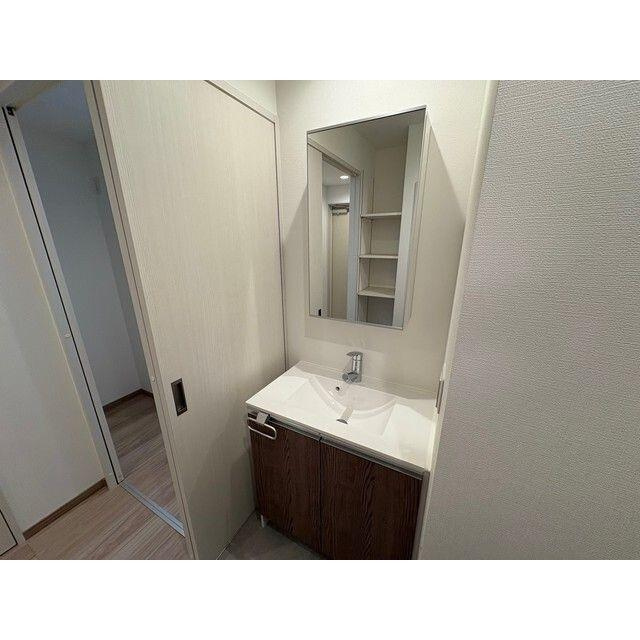 洗面設備　内装は参考写真です。