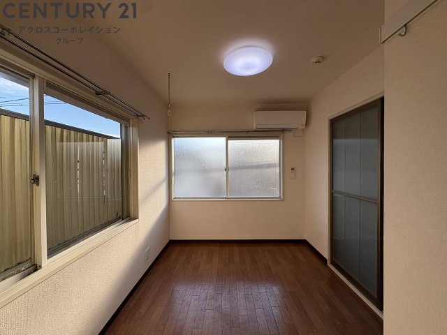 居室・リビング　2面採光です！