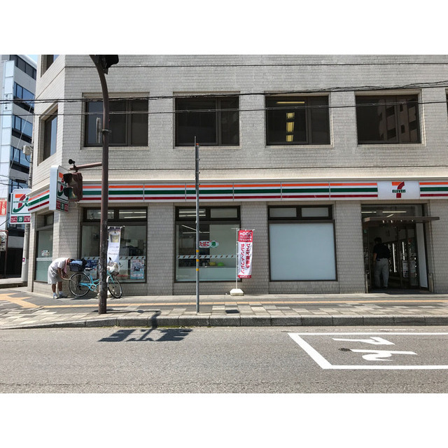 コンビニ　セブンイレブン土浦駅西口店（コンビニ）まで200m