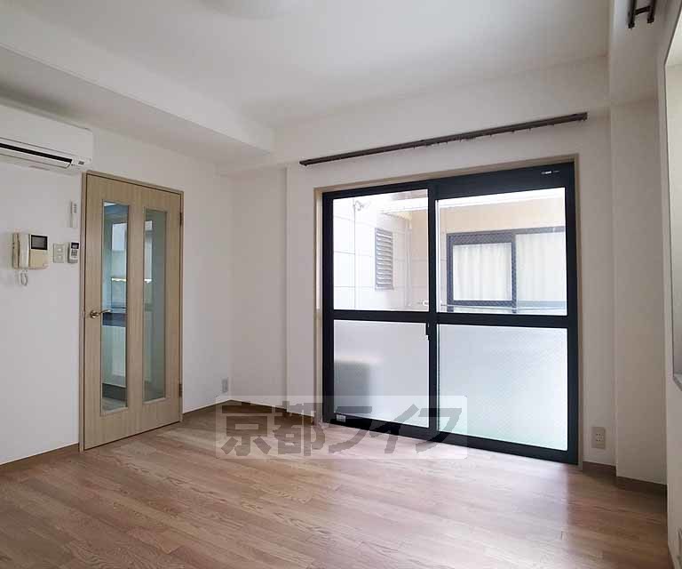 居室・リビング　きりえな洋室です