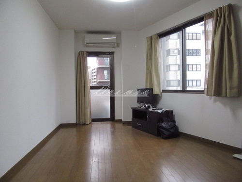 居室・リビング　ベッド、ベッドマットが設備で入ります