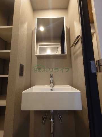 洗面設備　別部屋の参考写真です。