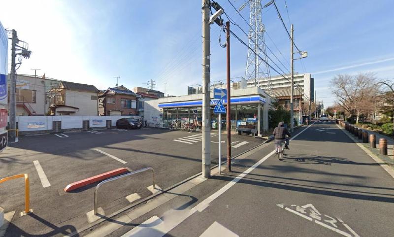 コンビニ　ローソン　足立東和4丁目店（コンビニ）まで180m