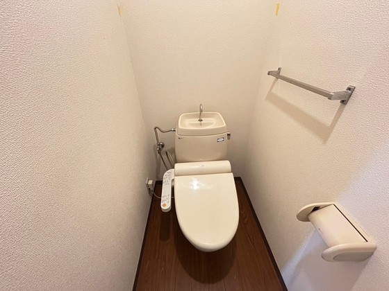 トイレ　※別号室のお写真です