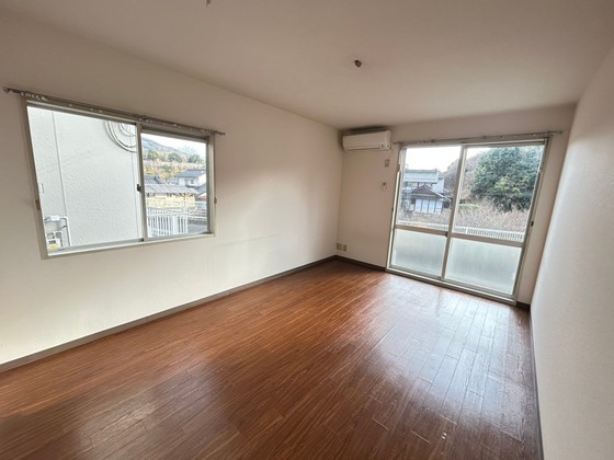 居室・リビング　※別号室のお写真です