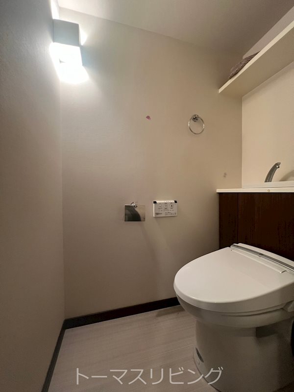 トイレ　タンクレスウォシュレット