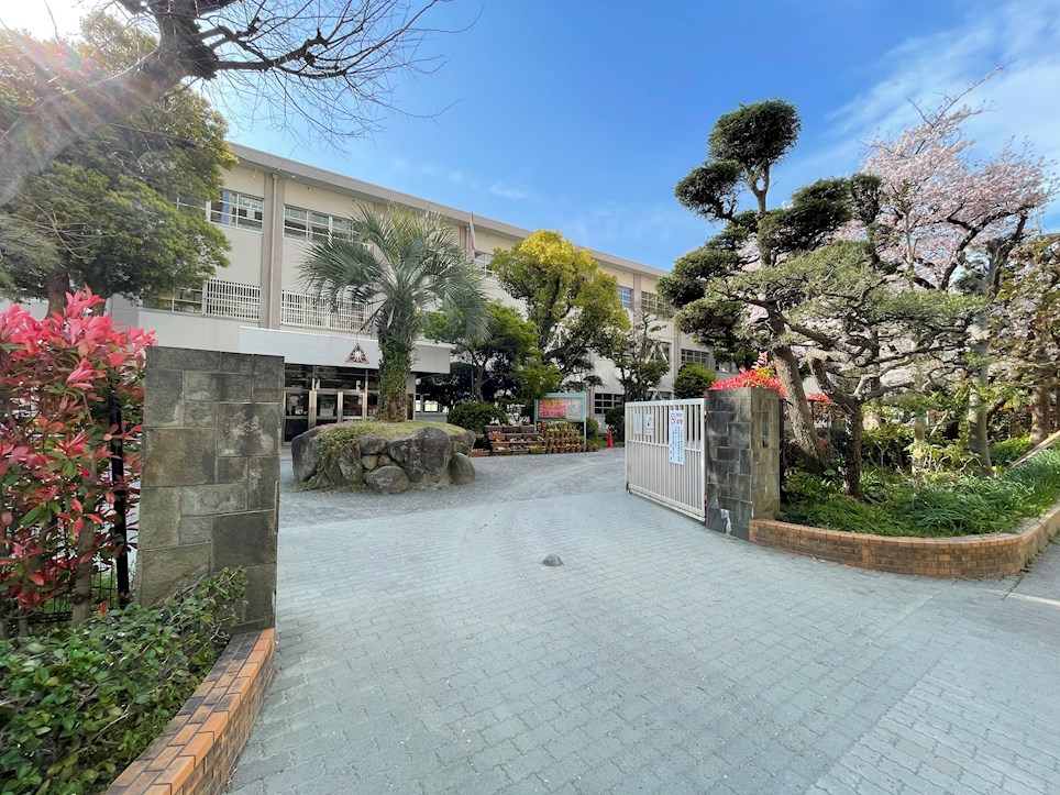 小学校　福岡市立東住吉小学校（小学校）まで174m