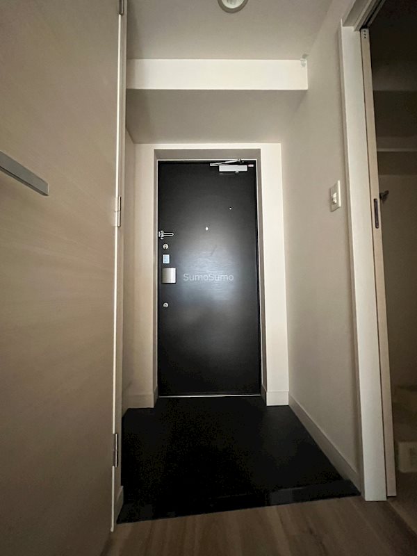 玄関　収納もある玄関です