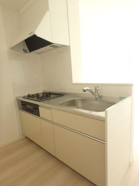 キッチン　コンパクトなキッチンで掃除もラクラク