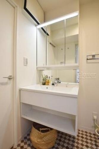 洗面設備　独立洗面台（購入時広告掲載写真）