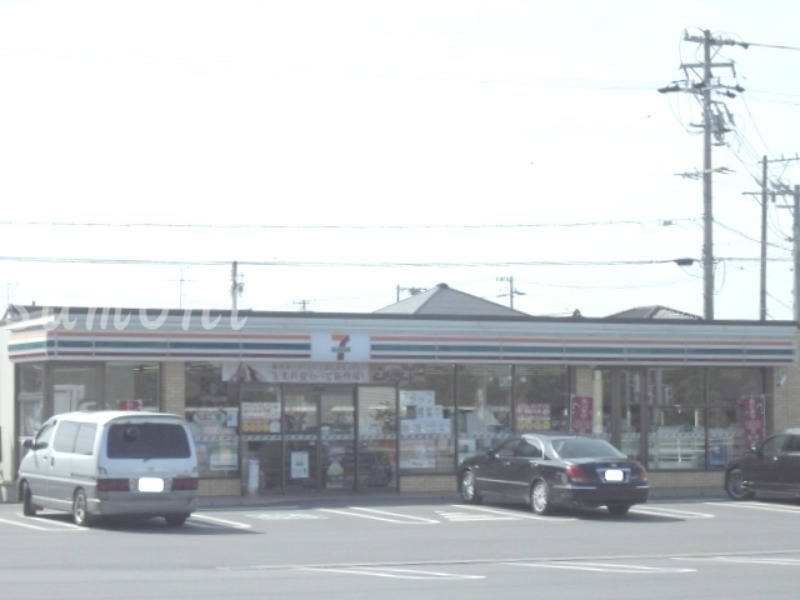 コンビニ　セブンイレブン鈴鹿中旭が丘1丁目店（コンビニ）まで945m