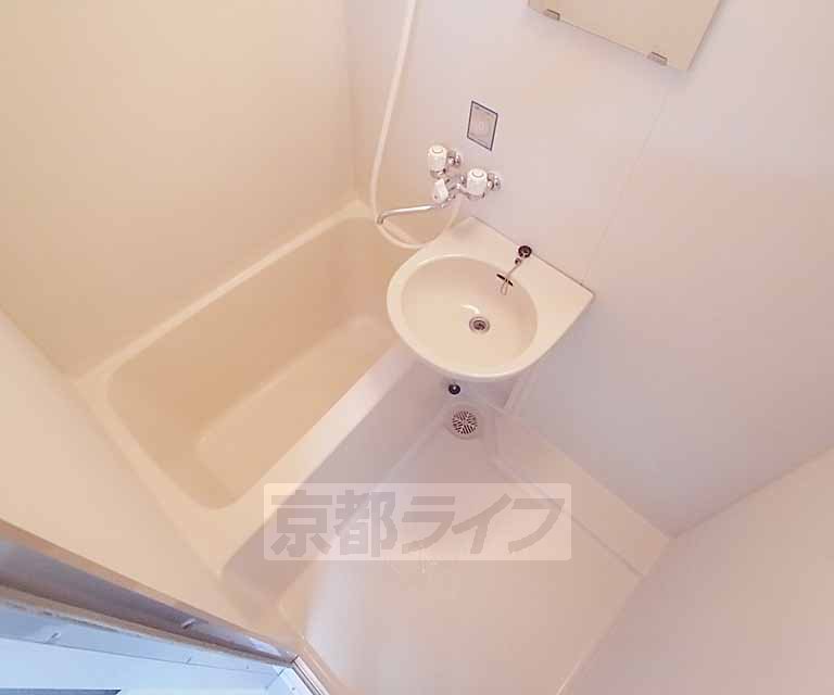 バス・シャワールーム　疲れも癒せるセパレート・