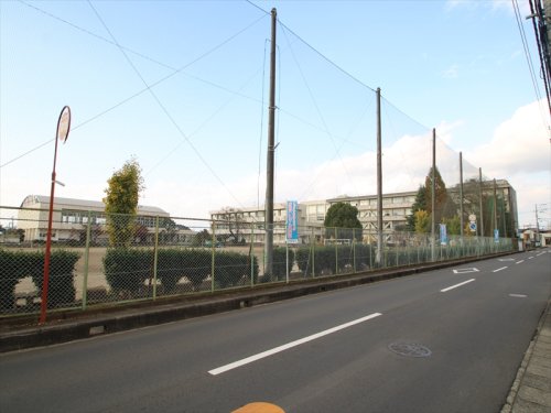 中学校　第五中学校（中学校）まで600m