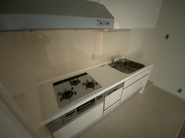 キッチン　壁付けキッチンでスペースを最大限有効活用できます！