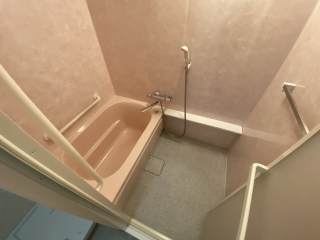 バス・シャワールーム　シンプルで機能的なユニットバスです！