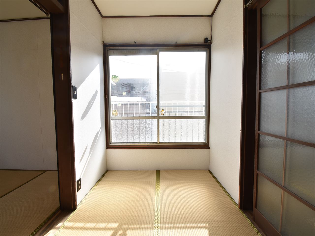 その他部屋・スペース　3帖間は陽当り良好です。