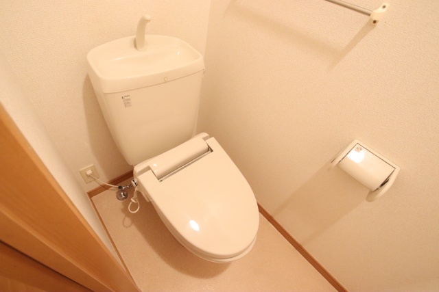 トイレ　※別室の参考写真の為、現況優先です。