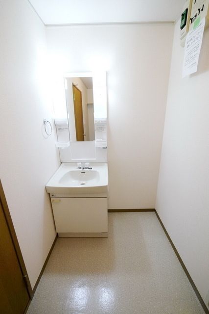 洗面設備　同施工会社同仕様