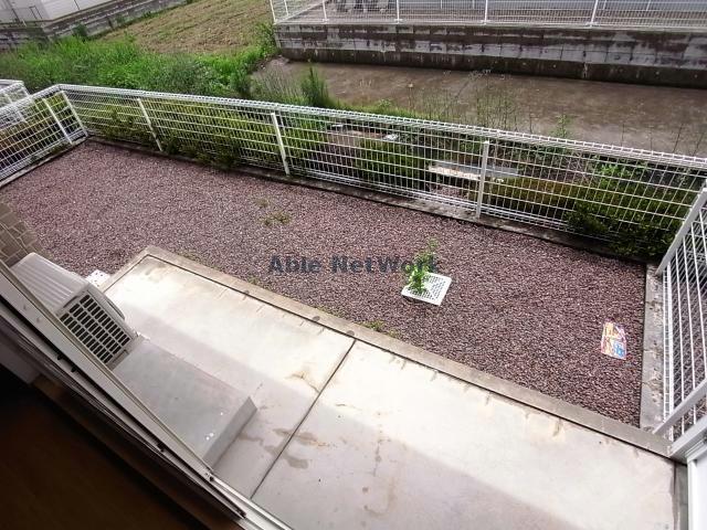 バルコニー　テラス