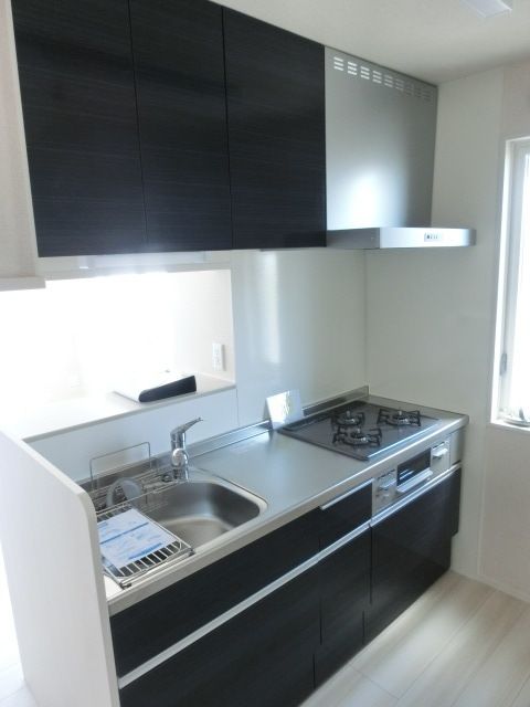 キッチン　お話ししながらお料理できるカウンターキッチンです