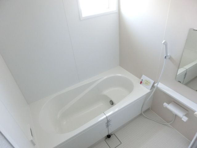 バス・シャワールーム　一日の疲れを癒してくれる一坪バスです