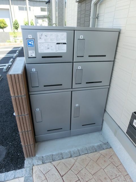 その他共有部分　不在時に便利な宅配ボックスです