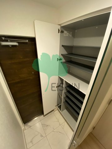 玄関　下駄箱もしっかりついてます！