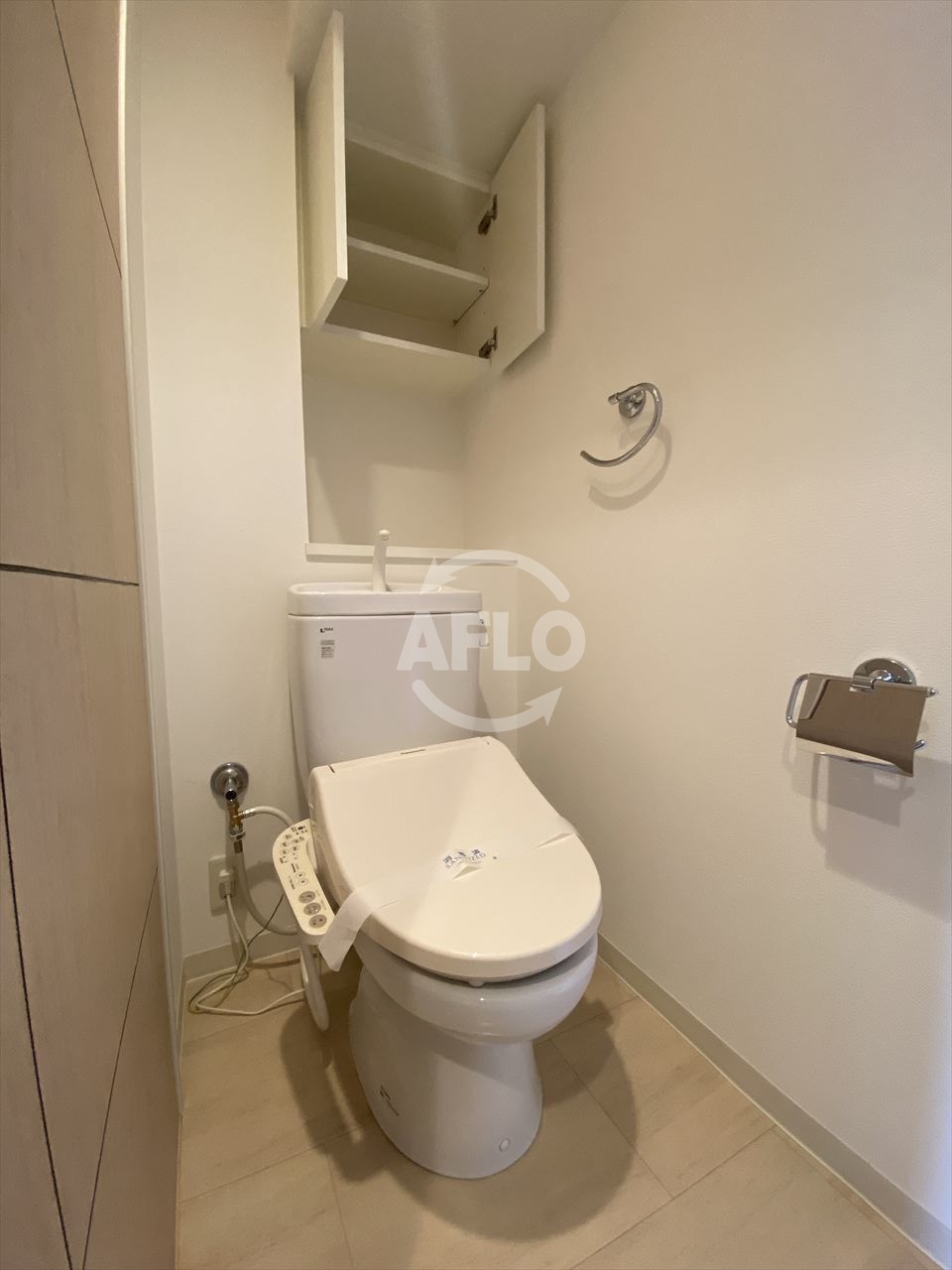 トイレ　アーバネックス北浜　温水洗浄便座