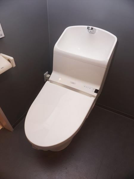 トイレ　トイレ