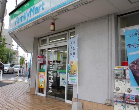 コンビニ　ファミリーマート新宿弁天町店（コンビニ）まで329m